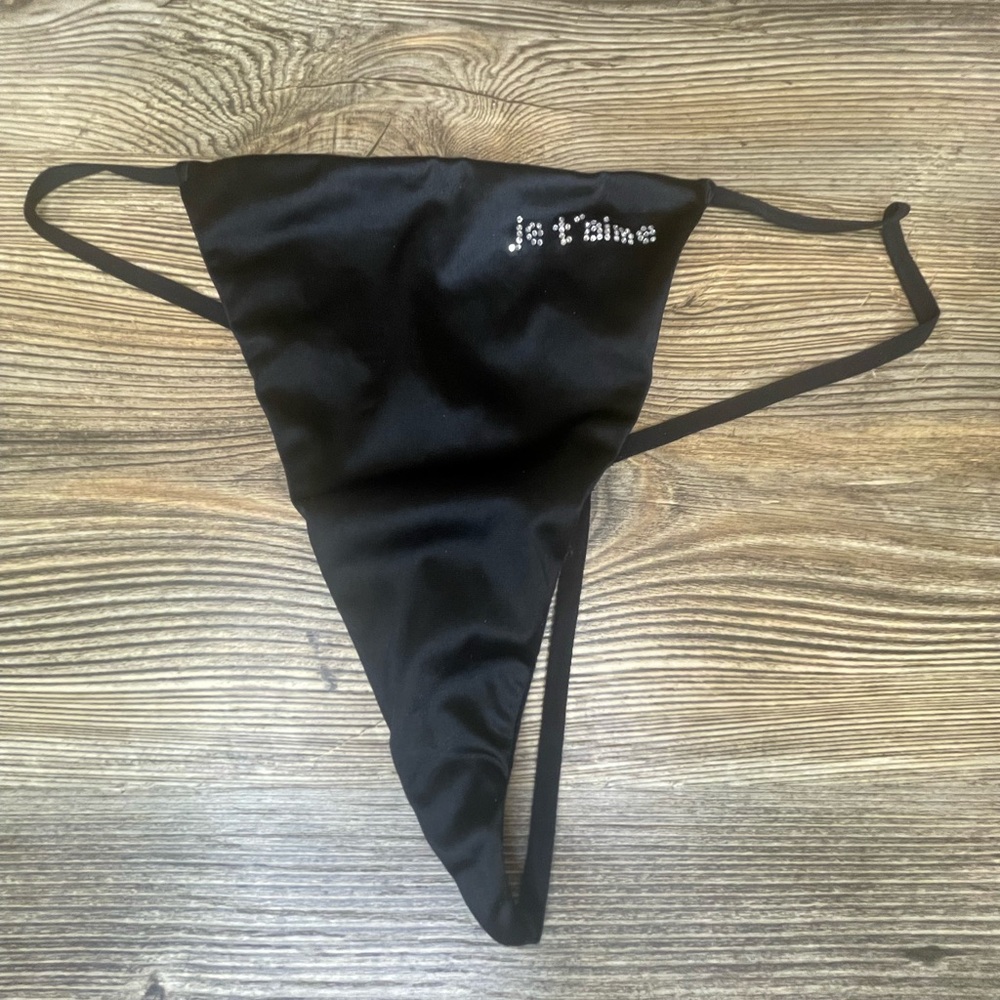 Victoria’s Secret | Vintage Very Sexy Black je t’aime V-String | Large